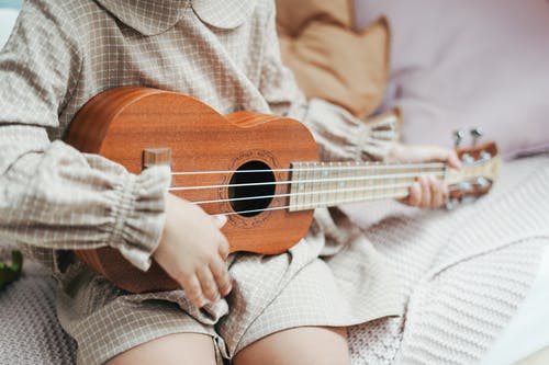 汪晨蕊《友情岁月吉他谱》-A调-木鸣吉他教室